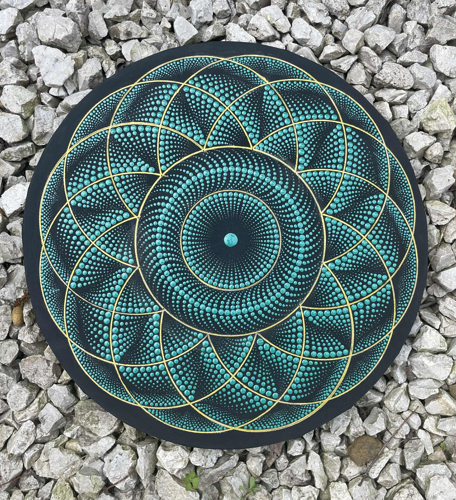 Geometrikus mandala türkiz-arany színben 30 cm
