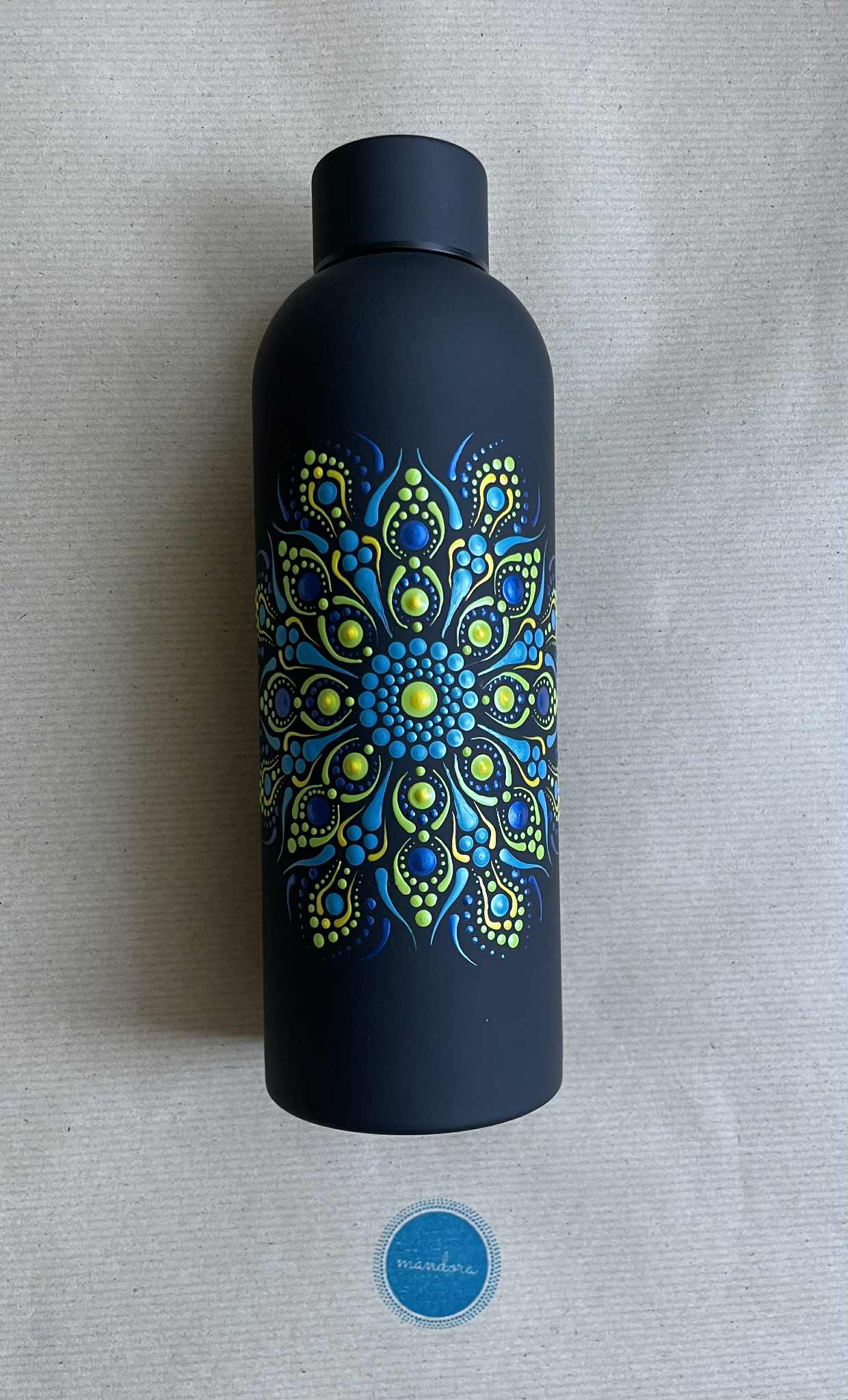 Hőtárolós kulacs mandala mintával