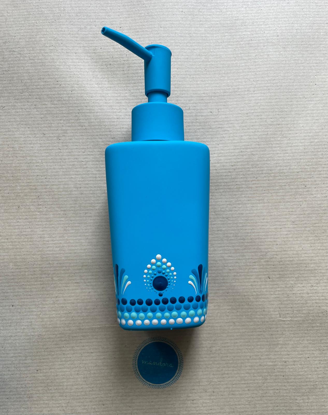 Türkizkék színű fürdőszobaszett pontozott mandala díszítéssel